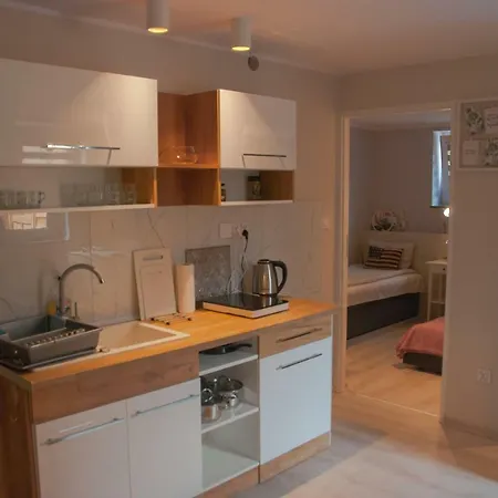 - Boczna 5a 3* Szczawno-Zdrój